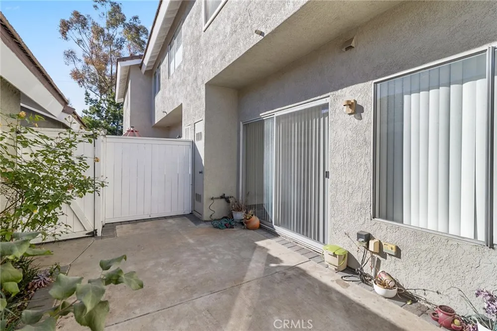 6 Greenmoor Irvine, CA 92614