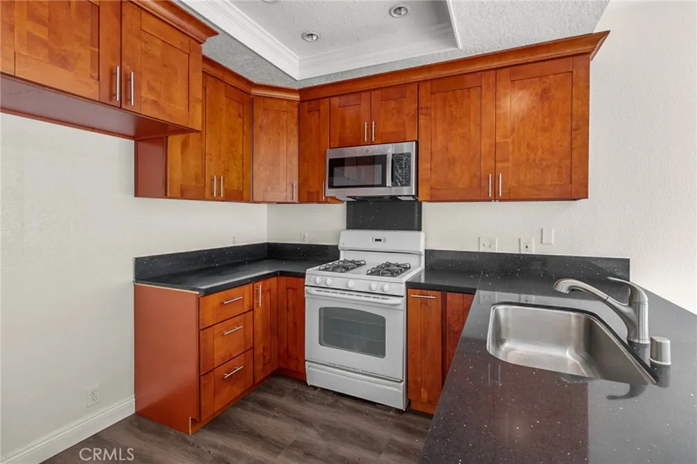 6 Greenmoor Irvine, CA 92614