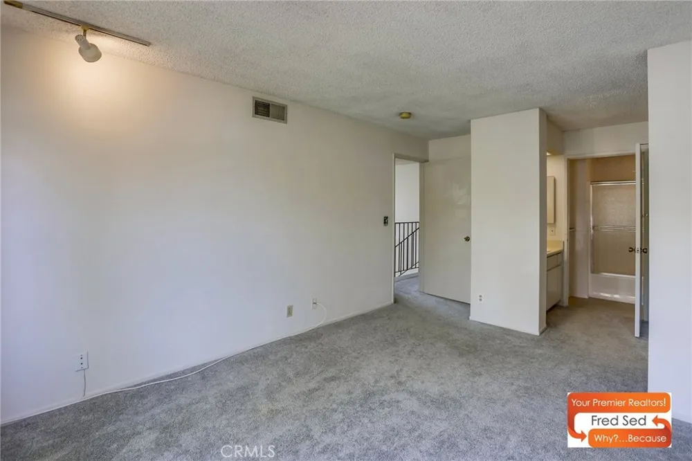 11350 Foothill Lakeview Terrace, CA 91342