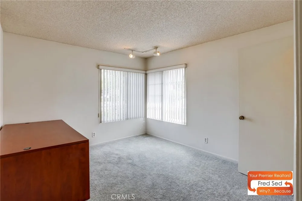 11350 Foothill Lakeview Terrace, CA 91342