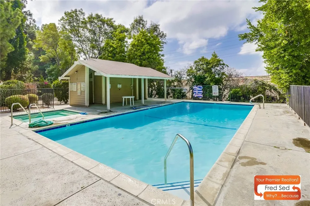 11350 Foothill Lakeview Terrace, CA 91342