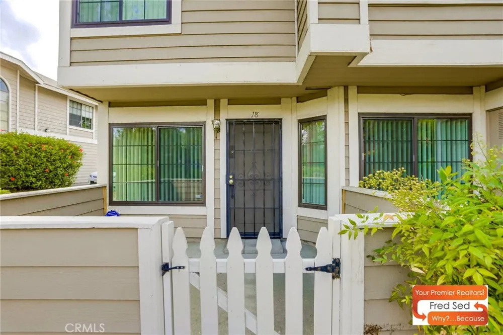 11350 Foothill Lakeview Terrace, CA 91342