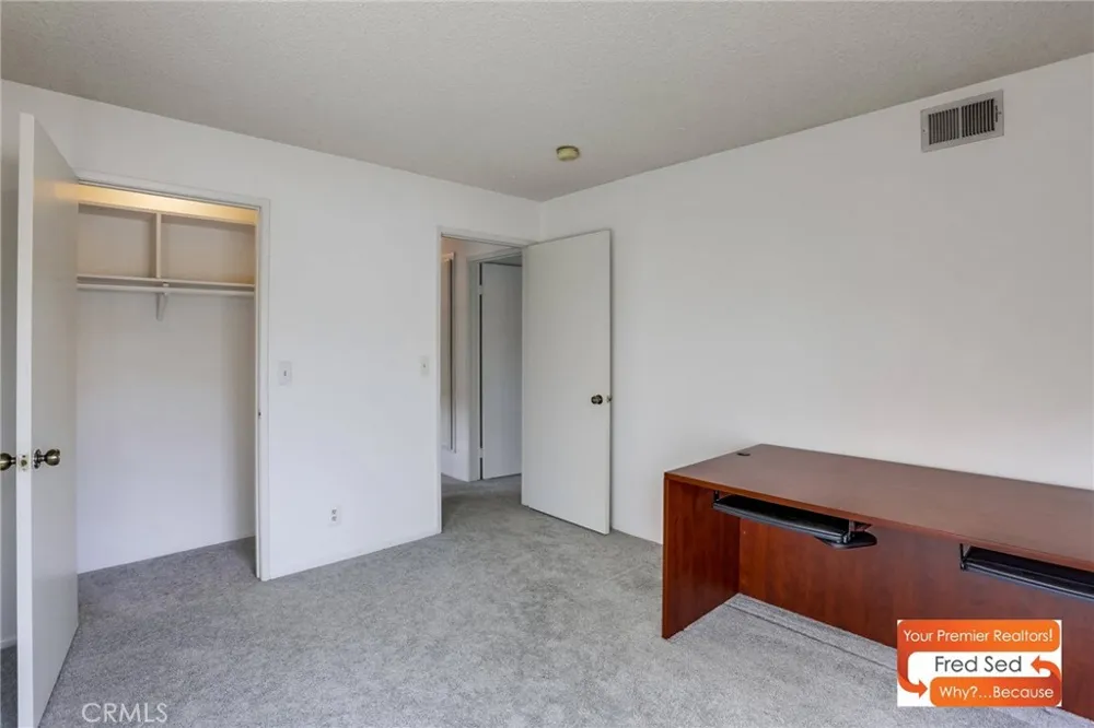 11350 Foothill Lakeview Terrace, CA 91342