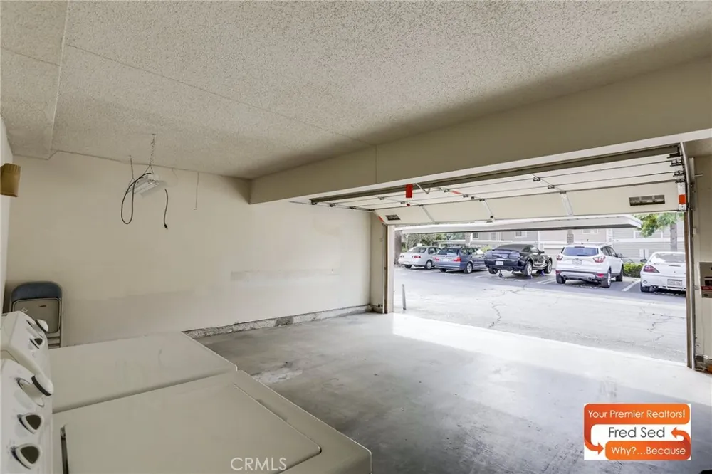 11350 Foothill Lakeview Terrace, CA 91342