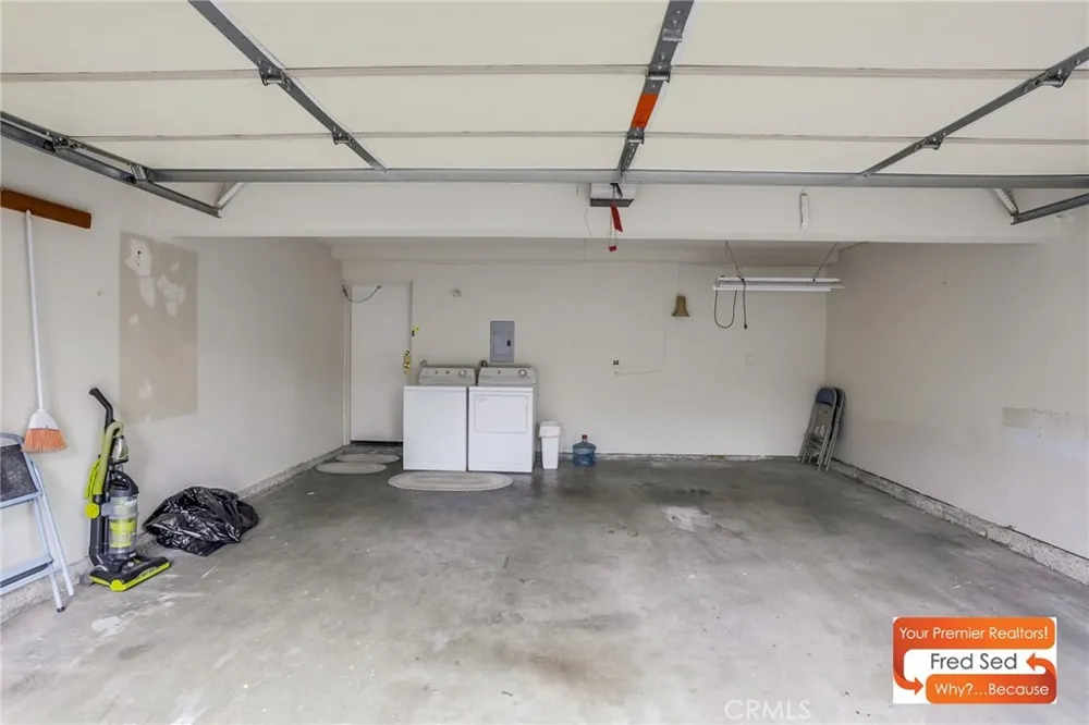11350 Foothill Lakeview Terrace, CA 91342