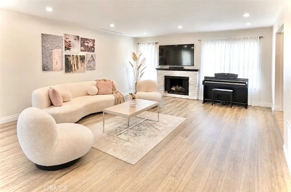 10 Sunflower Irvine, CA 92604