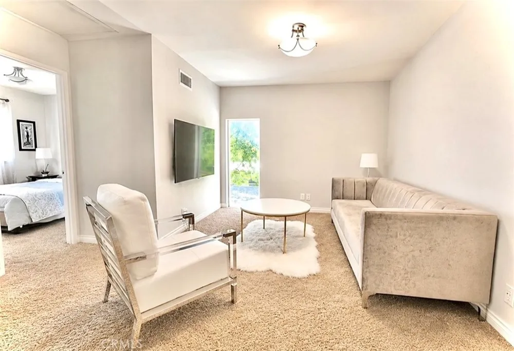 10 Sunflower Irvine, CA 92604
