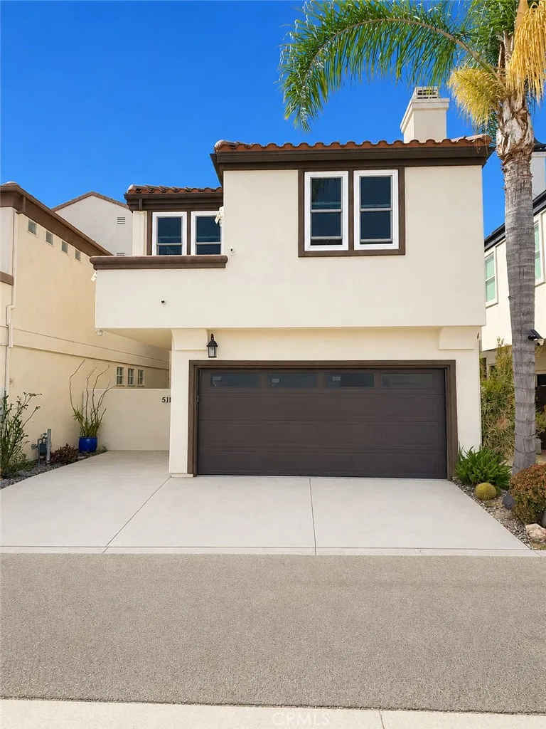 518 Goldenwest Huntington Beach, CA 92648