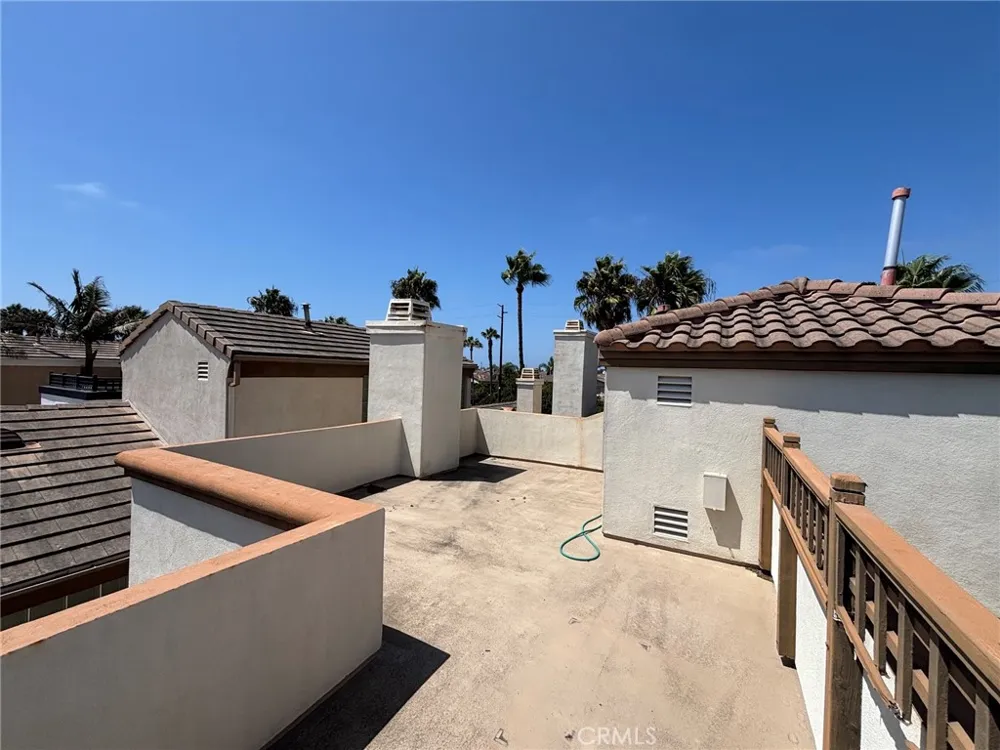 518 Goldenwest Huntington Beach, CA 92648
