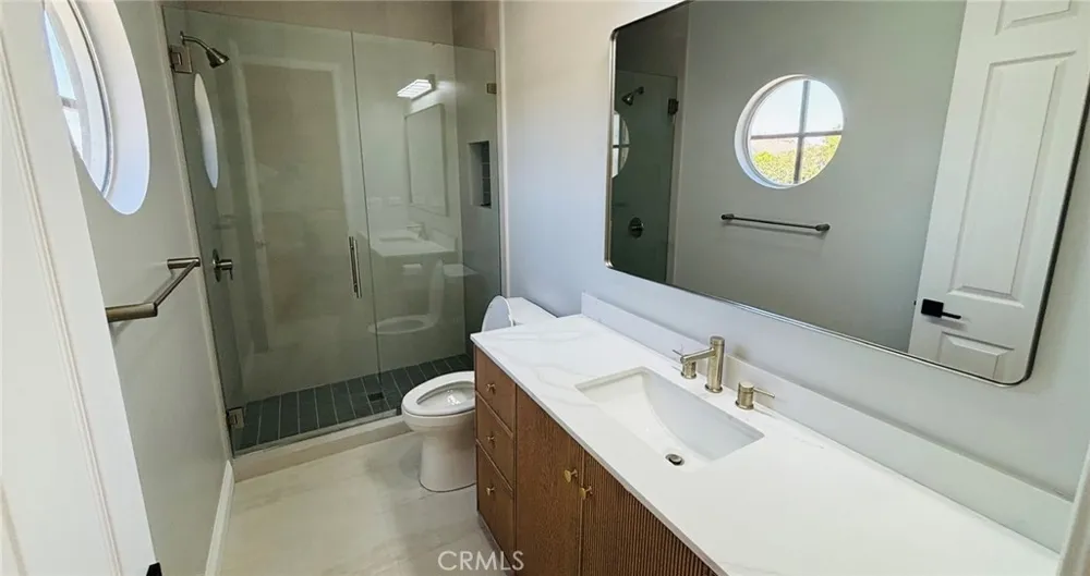518 Goldenwest Huntington Beach, CA 92648