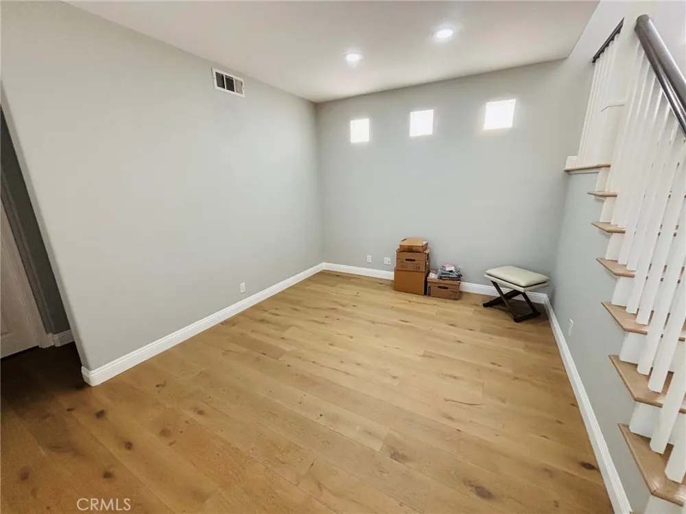 518 Goldenwest Huntington Beach, CA 92648