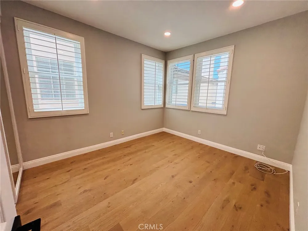 518 Goldenwest Huntington Beach, CA 92648
