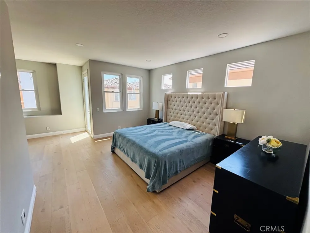 518 Goldenwest Huntington Beach, CA 92648