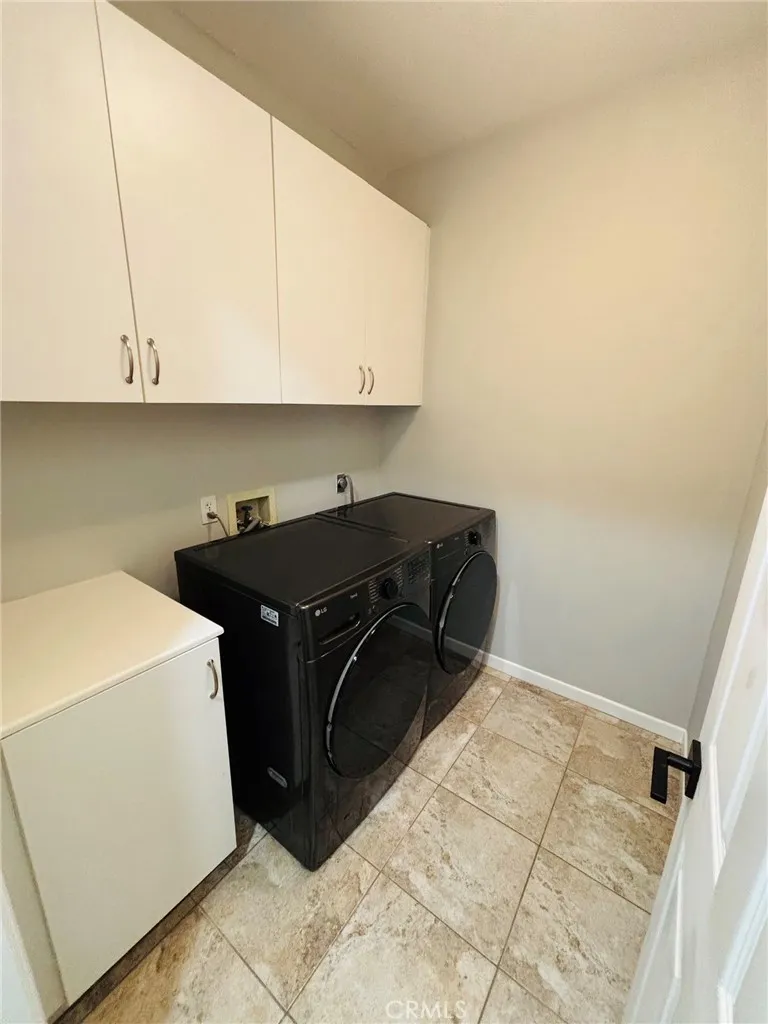 518 Goldenwest Huntington Beach, CA 92648