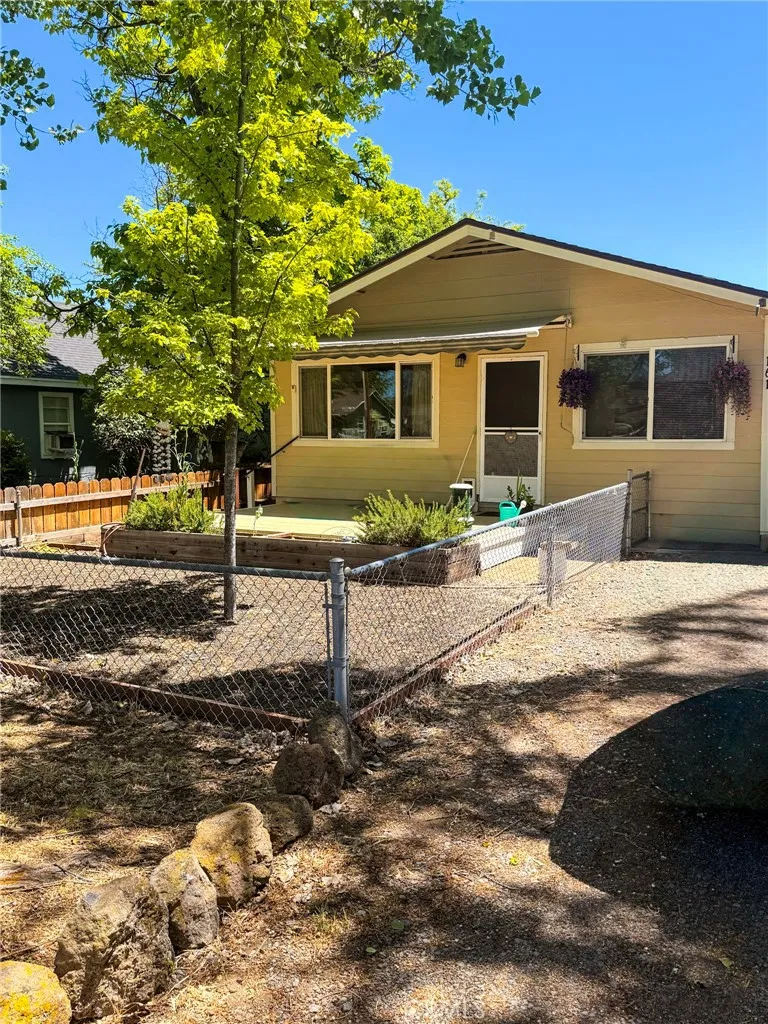 161 S 13th Montague, CA 96064