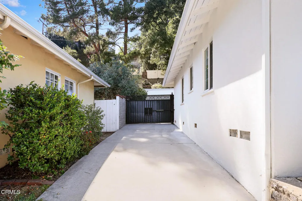 4541 Alveo La Canada Flintridge, CA 91011
