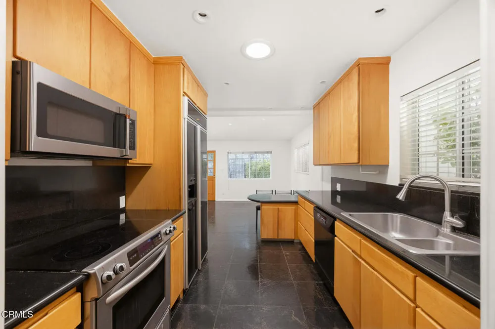 4541 Alveo La Canada Flintridge, CA 91011