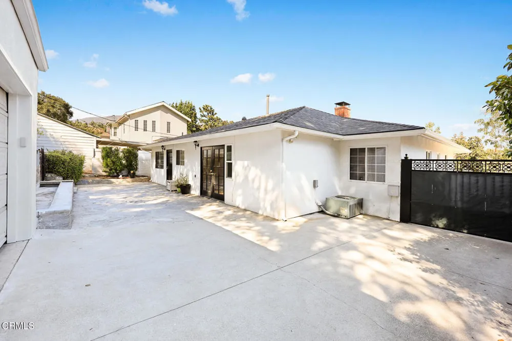 4541 Alveo La Canada Flintridge, CA 91011