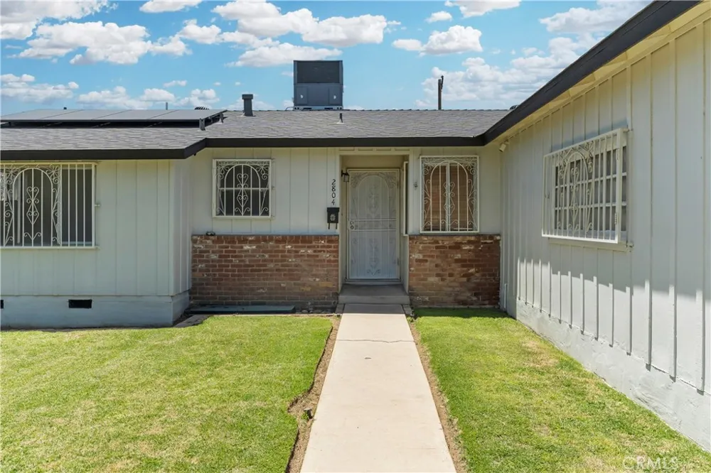 2804 Pomona Bakersfield, CA 93305