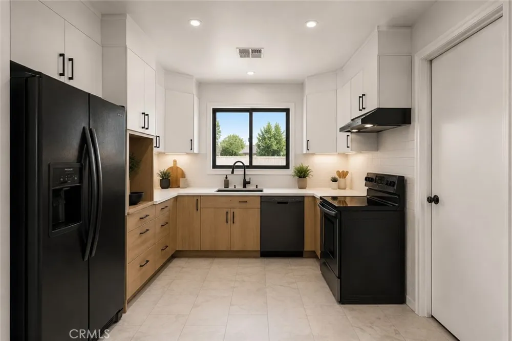2804 Pomona Bakersfield, CA 93305