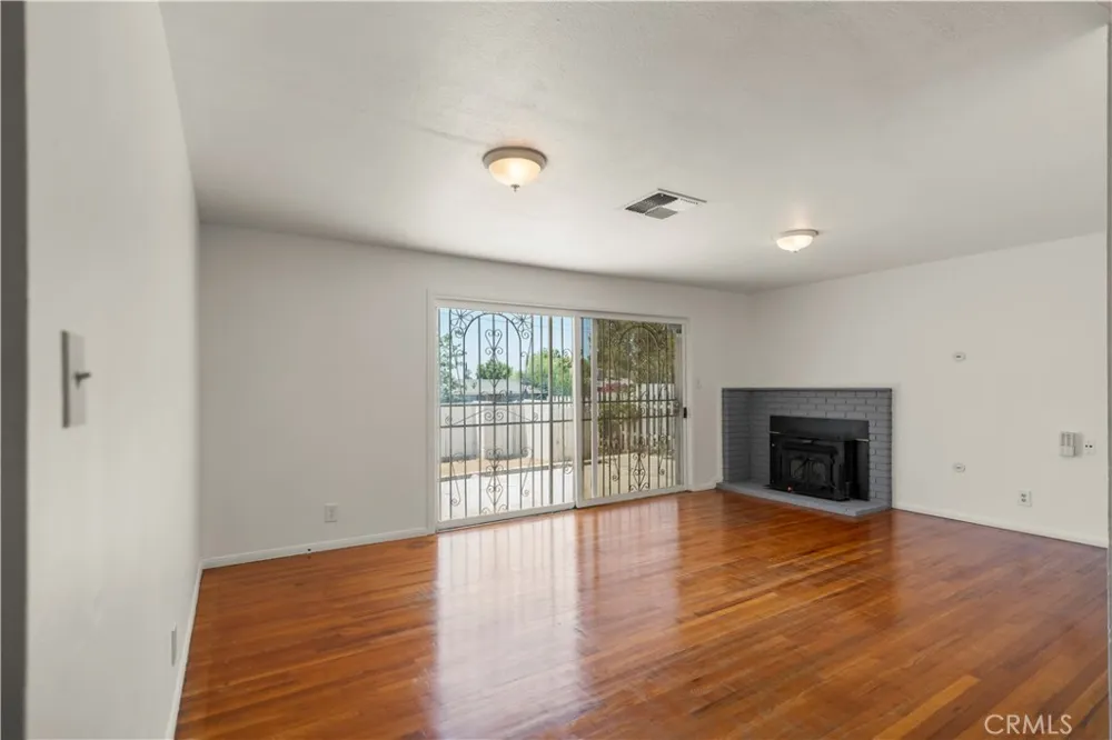 2804 Pomona Bakersfield, CA 93305