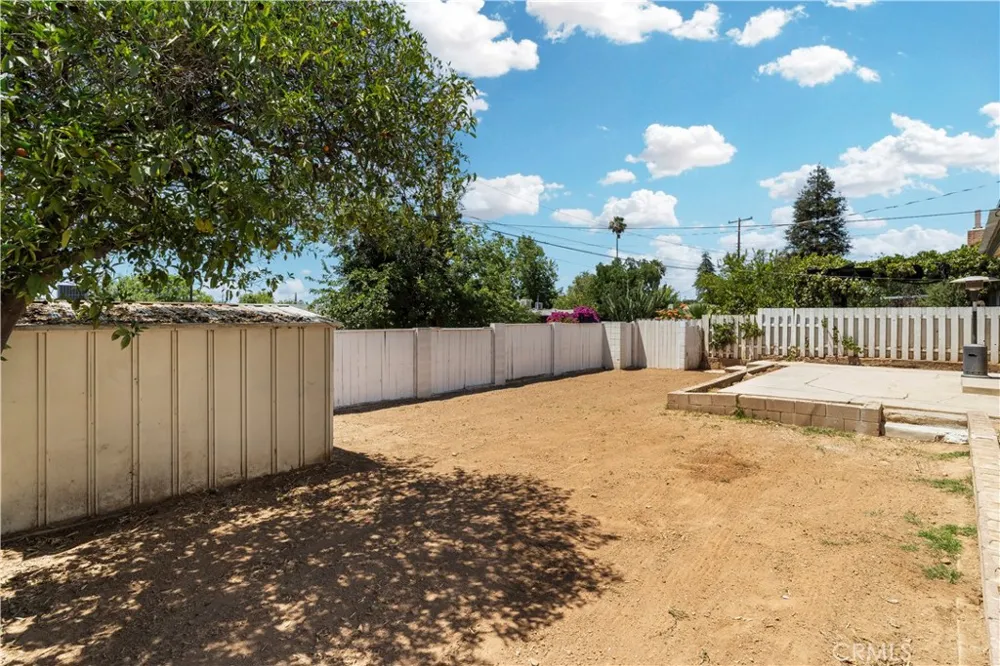 2804 Pomona Bakersfield, CA 93305