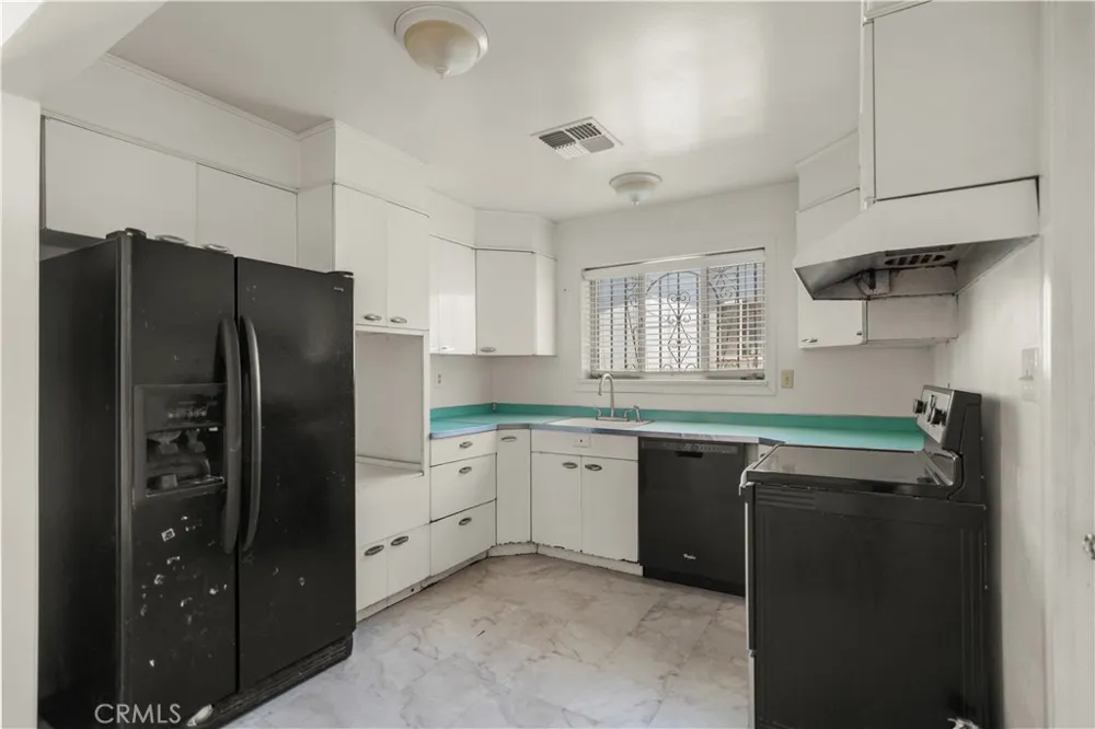 2804 Pomona Bakersfield, CA 93305