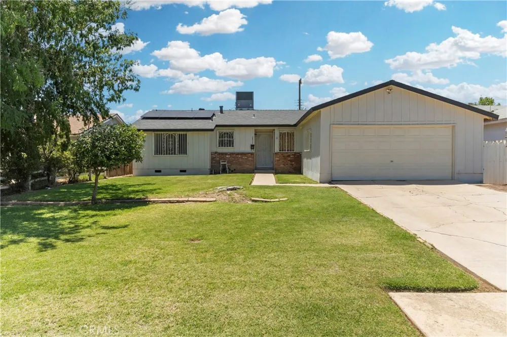 2804 Pomona Bakersfield, CA 93305