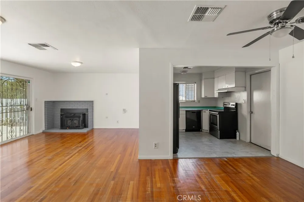 2804 Pomona Bakersfield, CA 93305