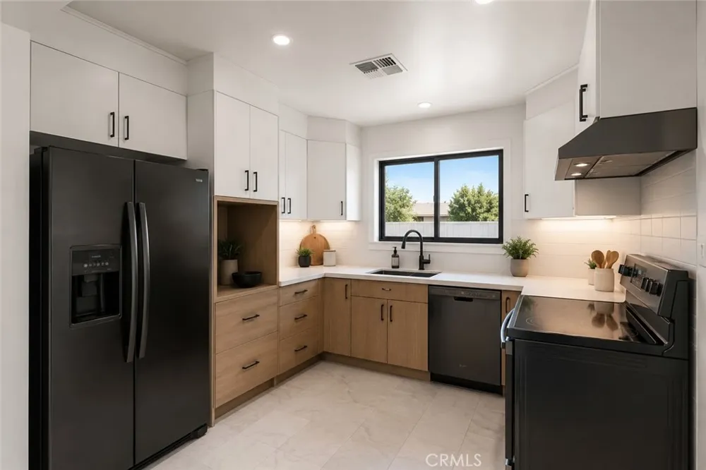 2804 Pomona Bakersfield, CA 93305