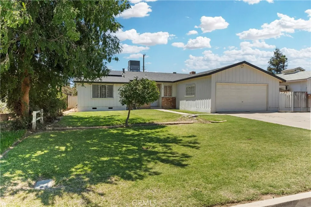 2804 Pomona Bakersfield, CA 93305