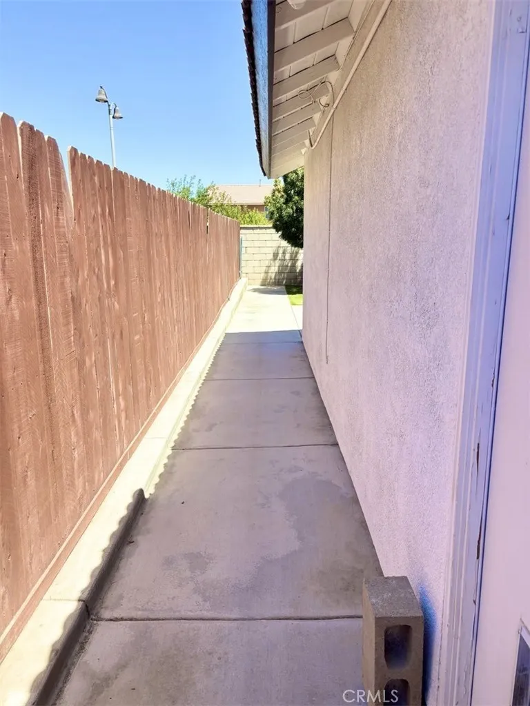 12236 Primavera Victorville, CA 92392