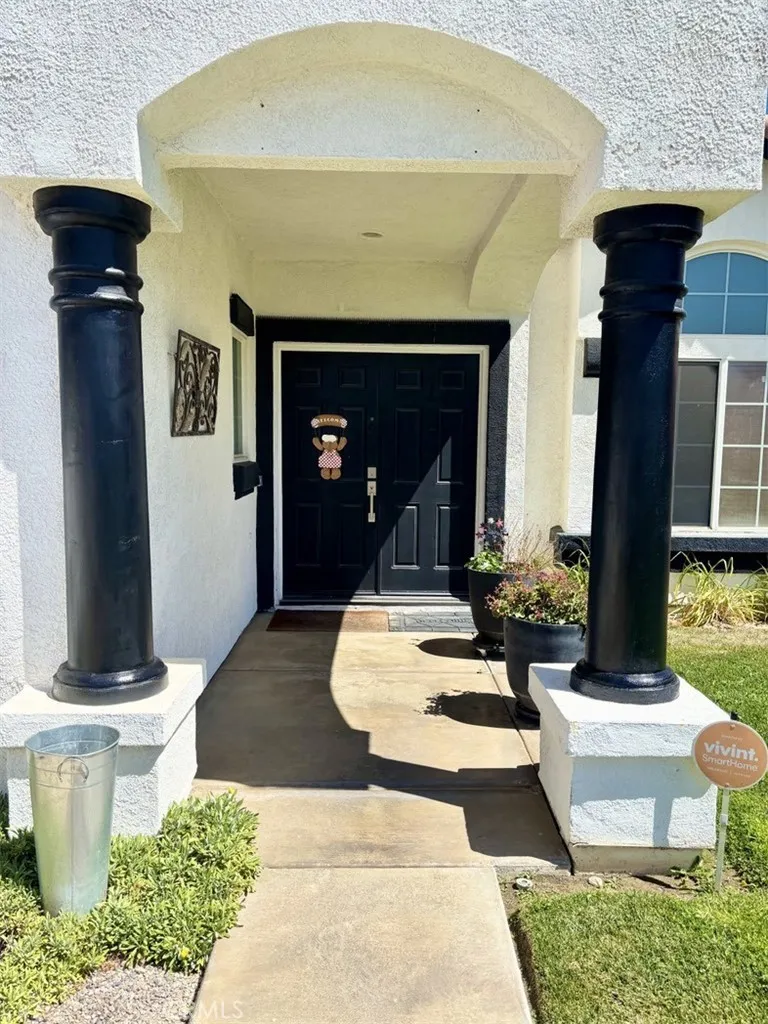 12236 Primavera Victorville, CA 92392