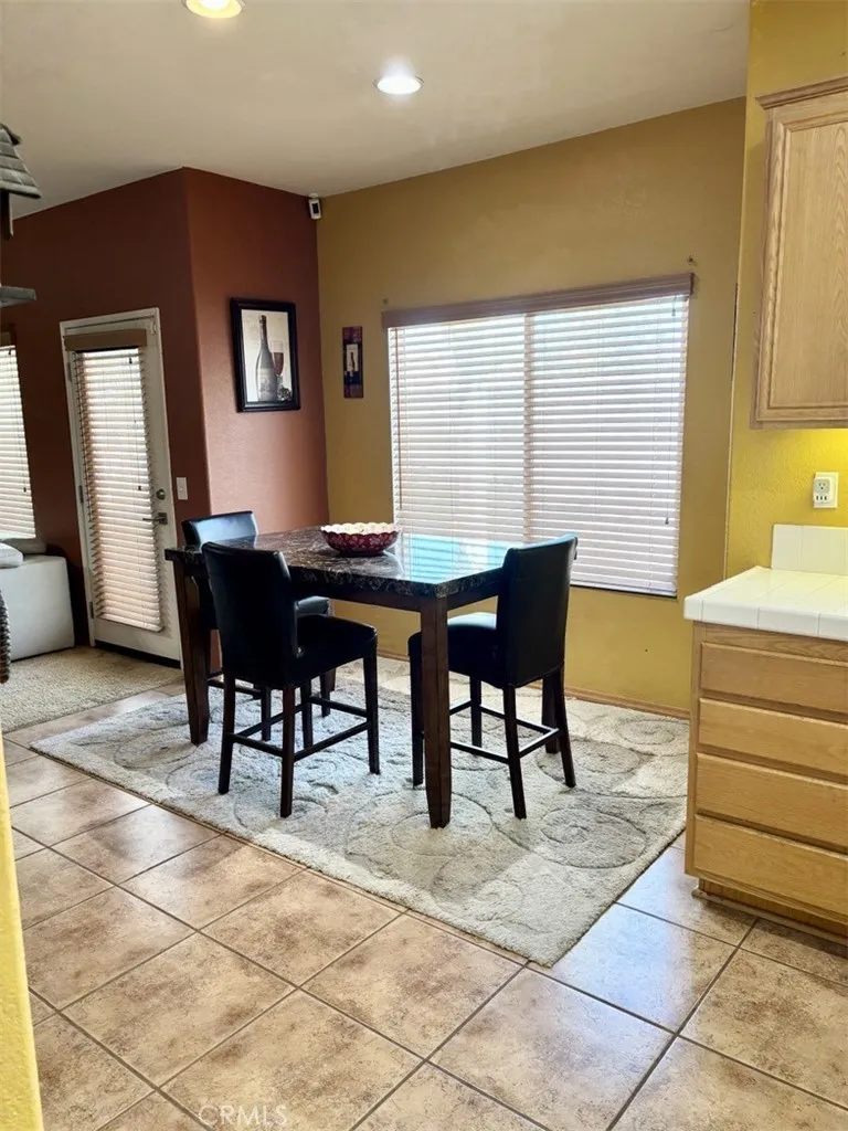12236 Primavera Victorville, CA 92392
