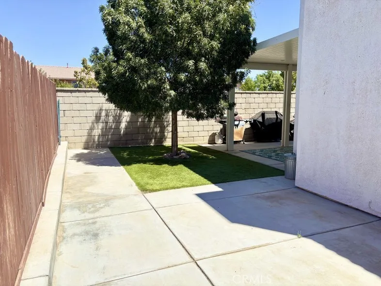 12236 Primavera Victorville, CA 92392