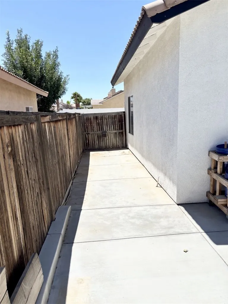 12236 Primavera Victorville, CA 92392