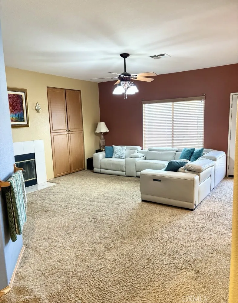 12236 Primavera Victorville, CA 92392