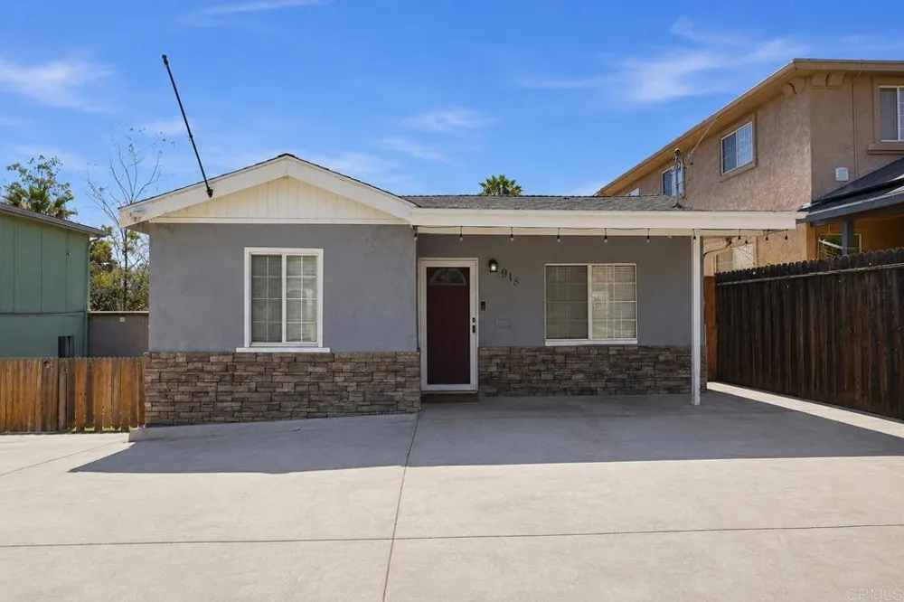 918 Galopago Spring Valley, CA 91977