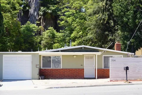 704 Galopago St.