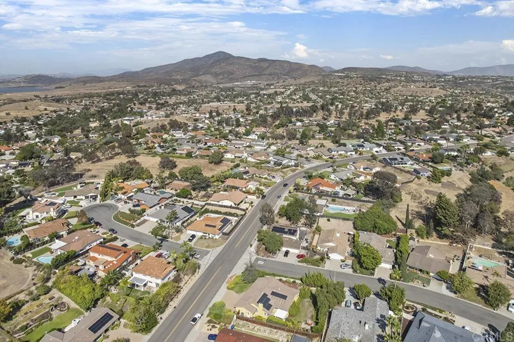 5754 CENTRAL AVE Bonita, CA 91902