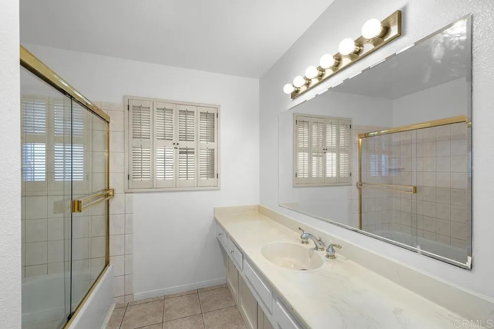 5754 CENTRAL AVE Bonita, CA 91902