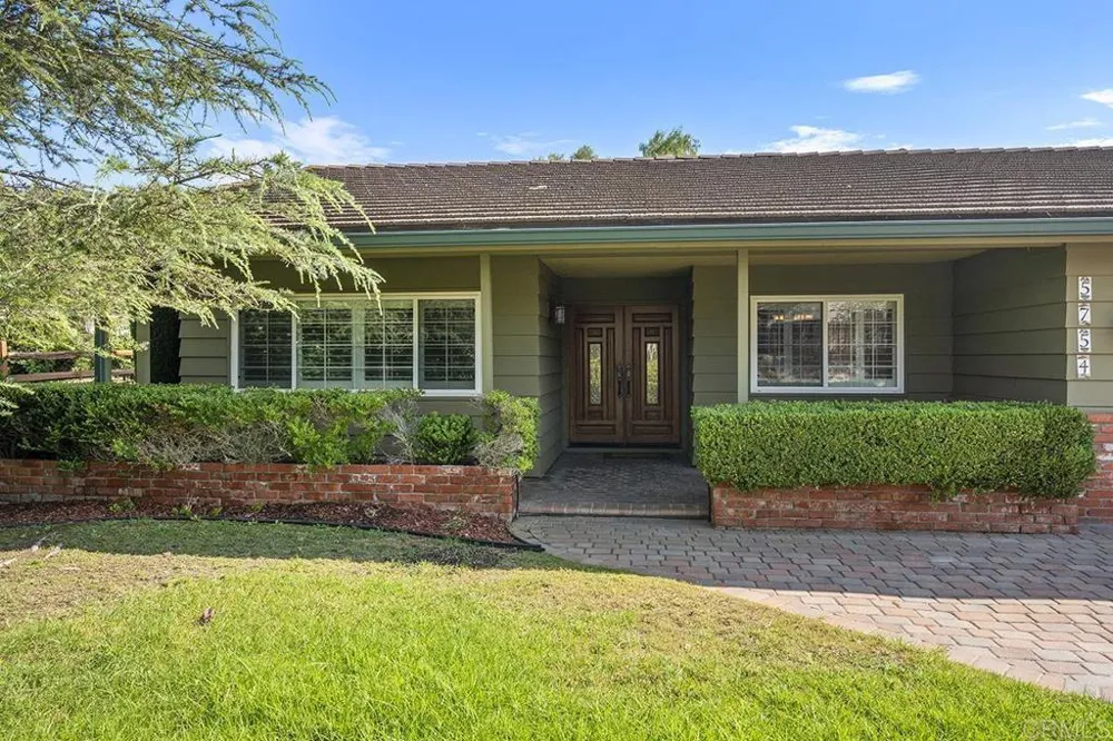 5754 CENTRAL AVE Bonita, CA 91902