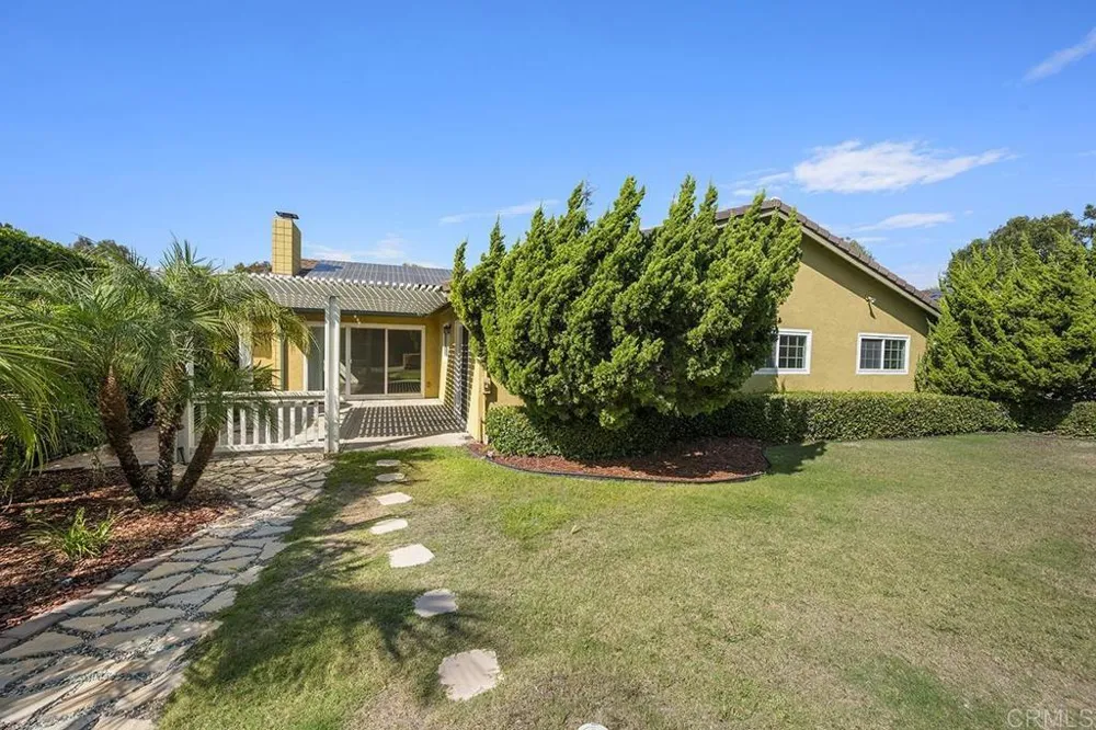 5754 CENTRAL AVE Bonita, CA 91902