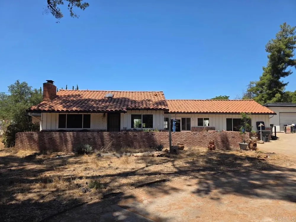 1250 Arnold Way Alpine, CA 91901