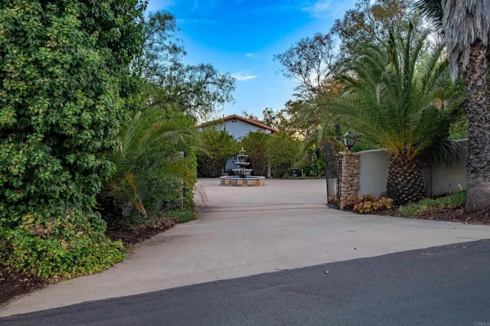 20276 Rancho Villa Road Ramona, CA 92065
