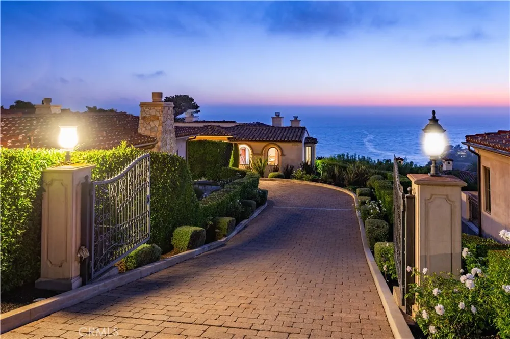 30057 Via Victoria Rancho Palos Verdes, CA 90275