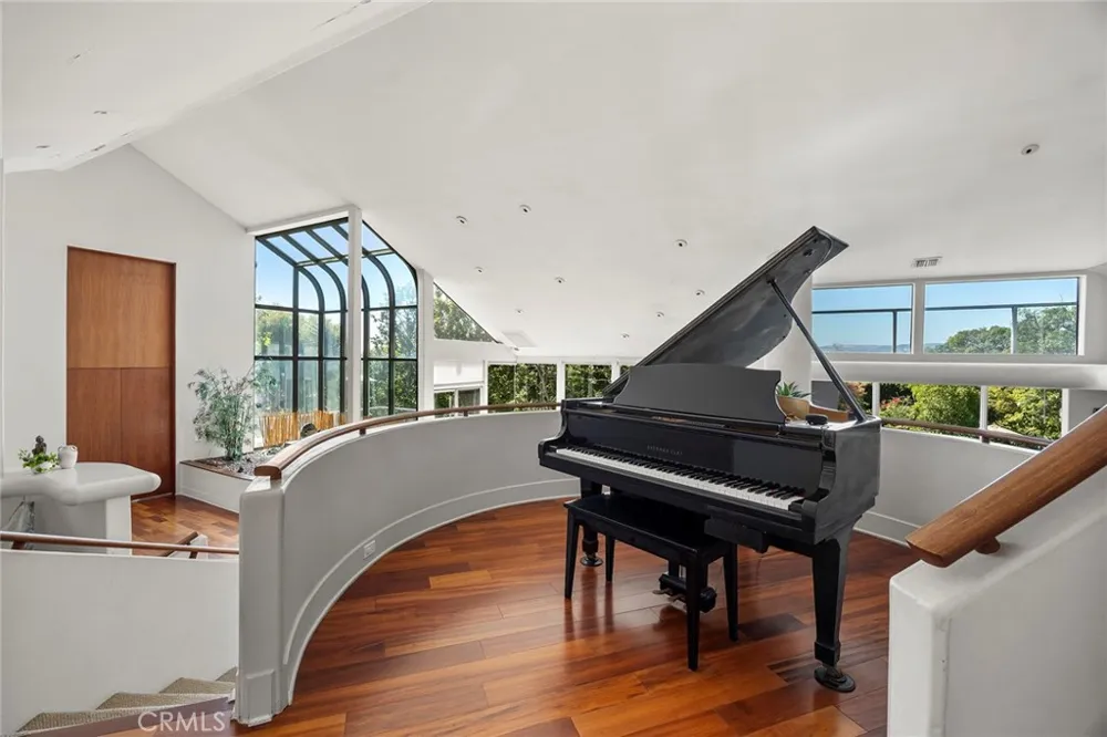 130 S Leola Way Anaheim Hills, CA 92807