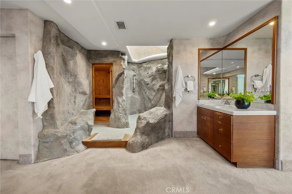 130 S Leola Way Anaheim Hills, CA 92807