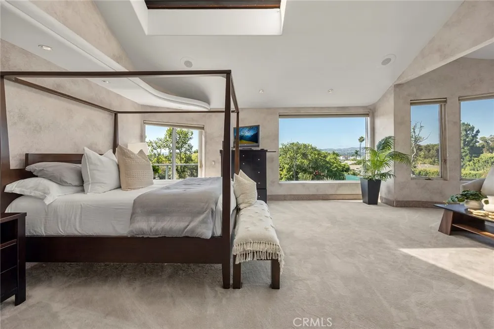 130 S Leola Way Anaheim Hills, CA 92807