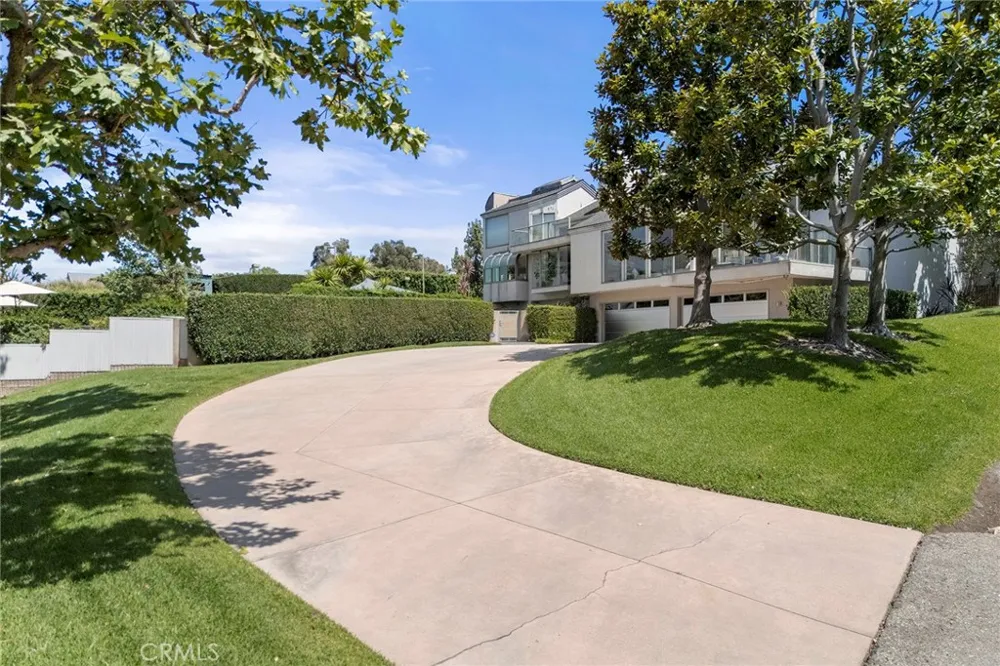 130 S Leola Way Anaheim Hills, CA 92807